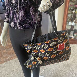 Relic Limited Navy Floral  silver hardware with Coin  Purse Tote style Caraway